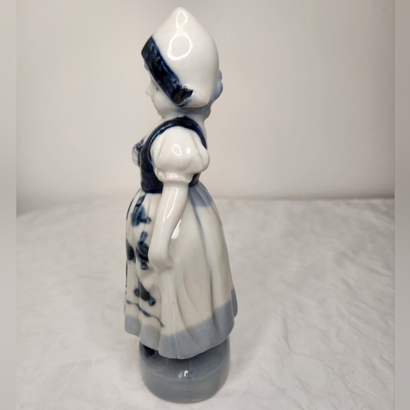 Dutch Girl Porcelain Figurine - Picture 2 of 7